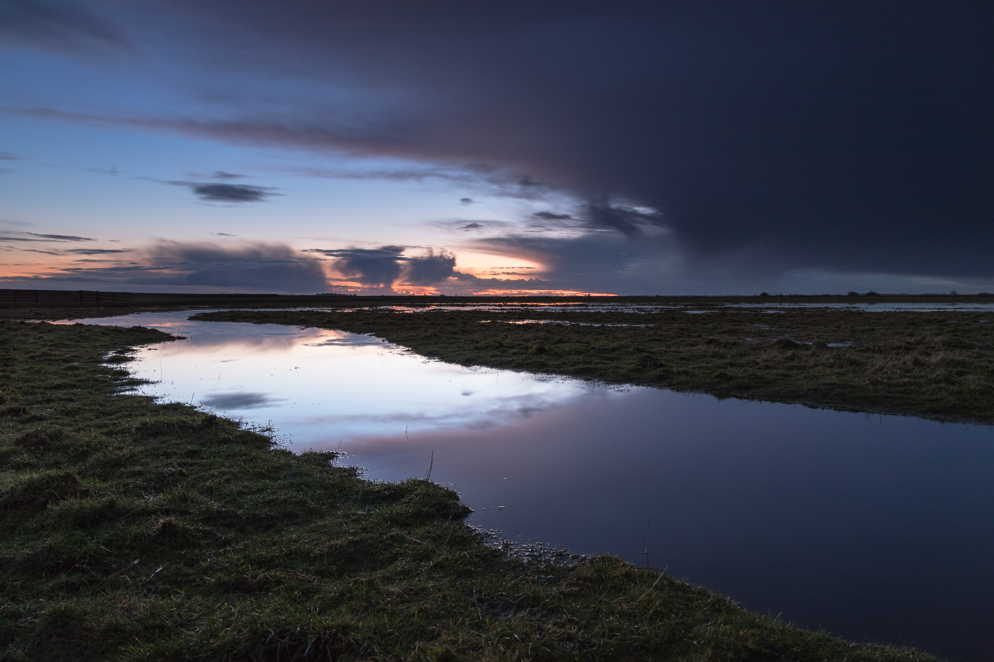 Sundown, Acle Straight